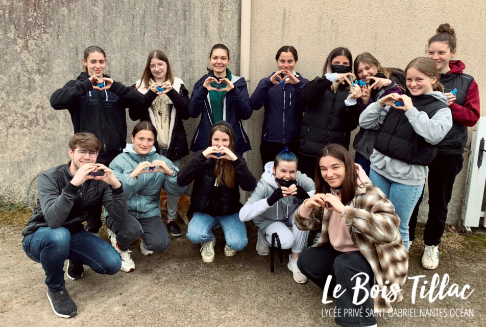 groupe de 1re CGEA avec les savons en forme de cheval du Haras de la Côte